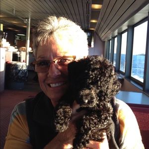 Meet your Posher, Leslie